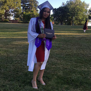 Meet your Posher, Alejandra